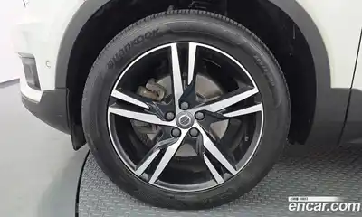 Volvo XC40 2019 2.0 гидро в Москве № 2131574, миниатюра 4