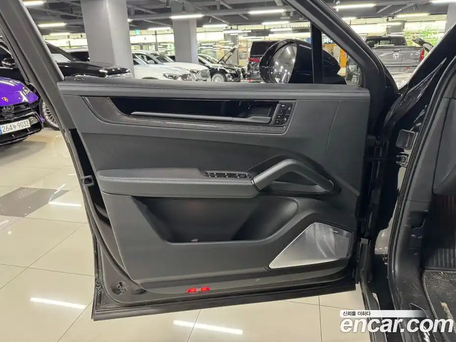 Porsche Cayenne 2025 4.0 гидро в Москве № 2131765, фото 6