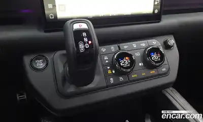 Land Rover Defender 2025 4.4 гидро в Москве № 2131828, миниатюра 9