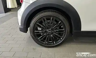 Mini Cooper Convertible 2023 1.5 гидро в Москве № 2131989, миниатюра 5
