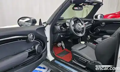 Mini Cooper Convertible 2023 1.5 гидро в Москве № 2131989, миниатюра 10