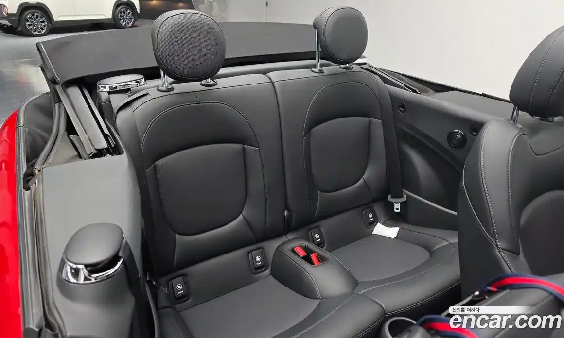Mini Cooper Convertible 2018 1.5 гидро в Москве № 2132054, фото 11