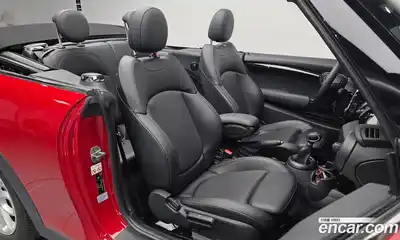 Mini Cooper Convertible 2018 1.5 гидро в Москве № 2132054, миниатюра 12