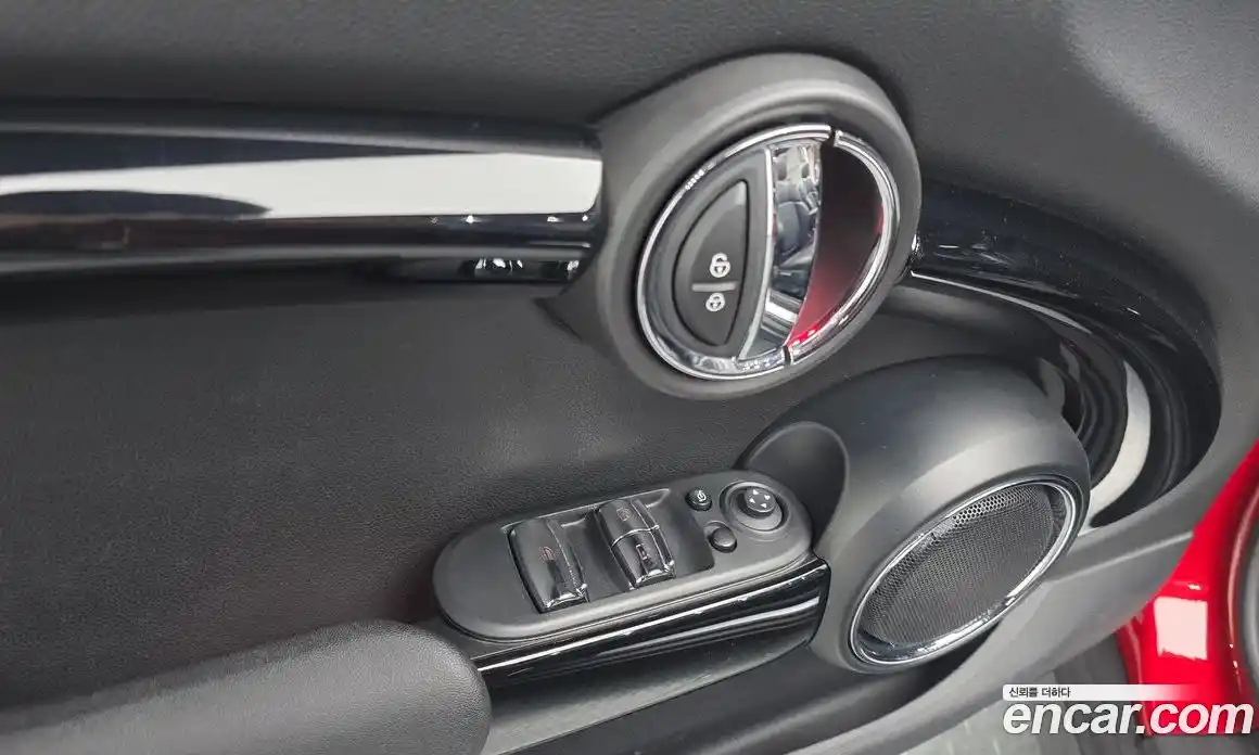 Mini Cooper Convertible 2018 1.5 гидро в Москве № 2132054, фото 13