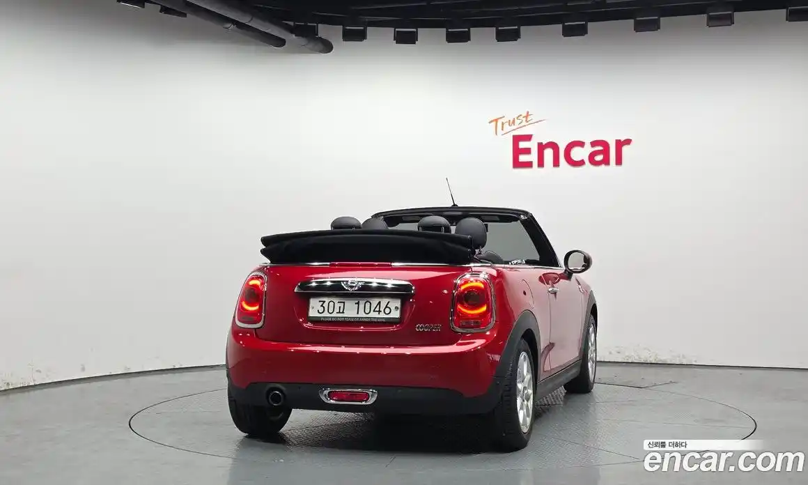 Mini Cooper Convertible 2018 1.5 гидро в Москве № 2132054, фото 4