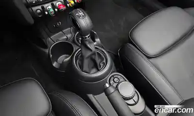 Mini Cooper Convertible 2018 1.5 гидро в Москве № 2132054, миниатюра 9