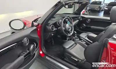 Mini Cooper Convertible 2018 1.5 гидро в Москве № 2132054, миниатюра 10