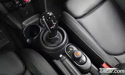 Mini Cooper 2019 1.5 гидро в Москве № 2132071, миниатюра 12