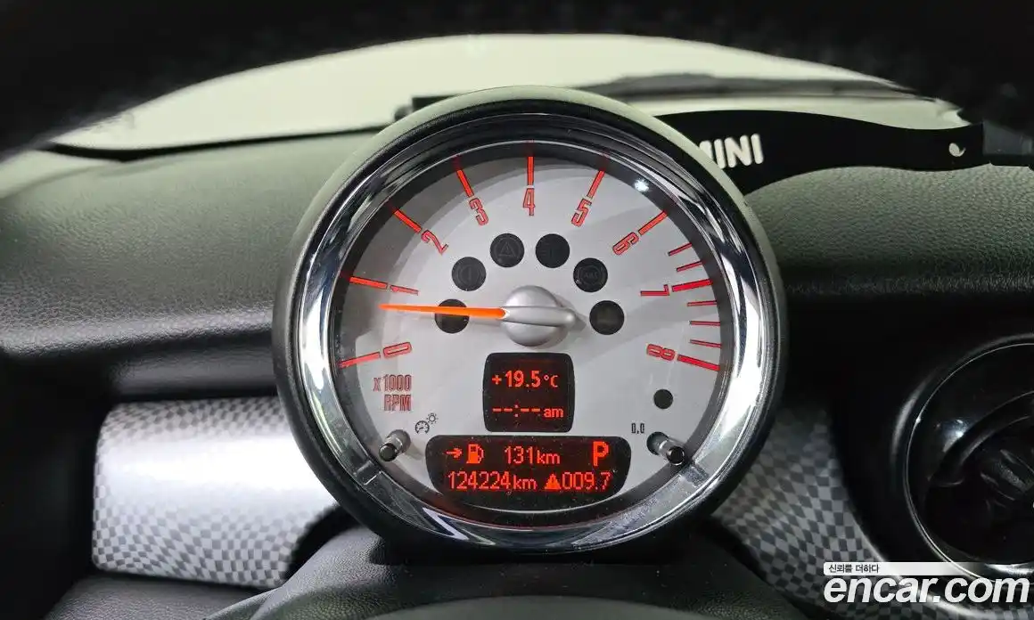Mini Cooper 2010 1.6 гидро в Москве № 2132128, фото 8