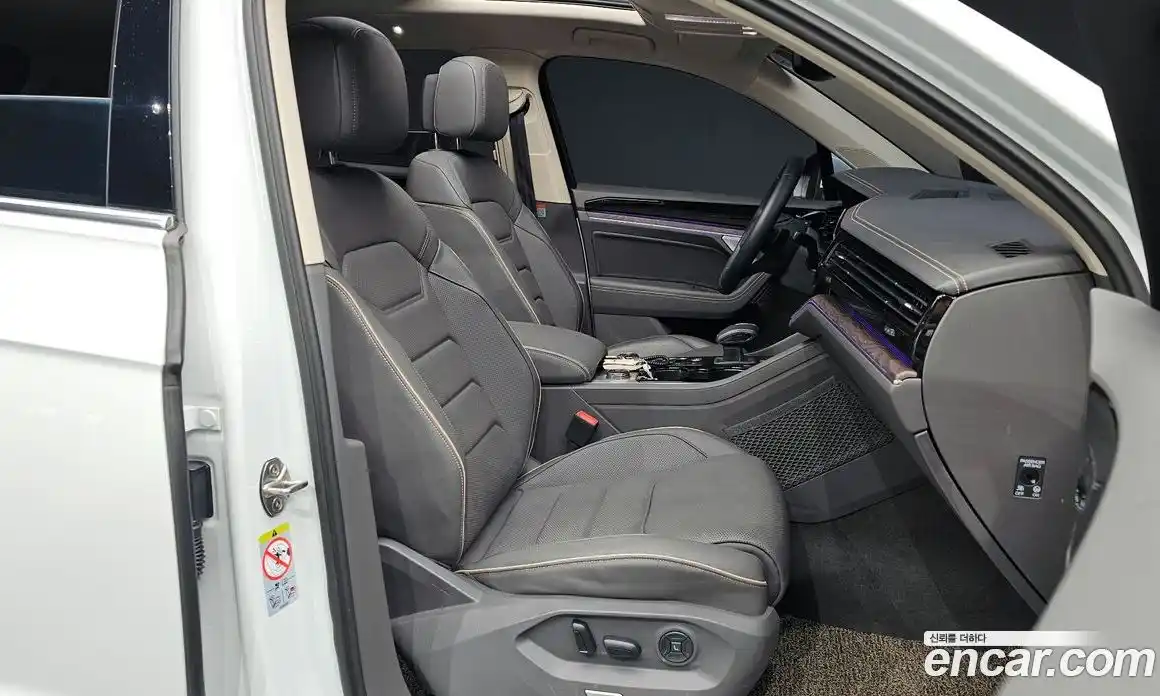 Volkswagen Touareg 2023 3.0 гидро в Москве № 2132393, фото 11