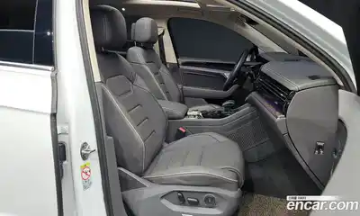 Volkswagen Touareg 2023 3.0 гидро в Москве № 2132393, миниатюра 11