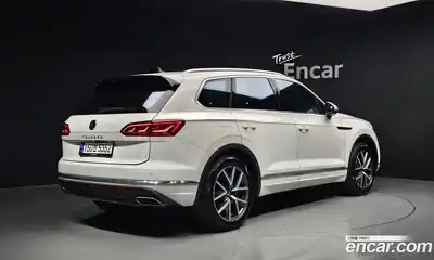 Volkswagen Touareg 2023 3.0 гидро в Москве № 2132393, миниатюра 2