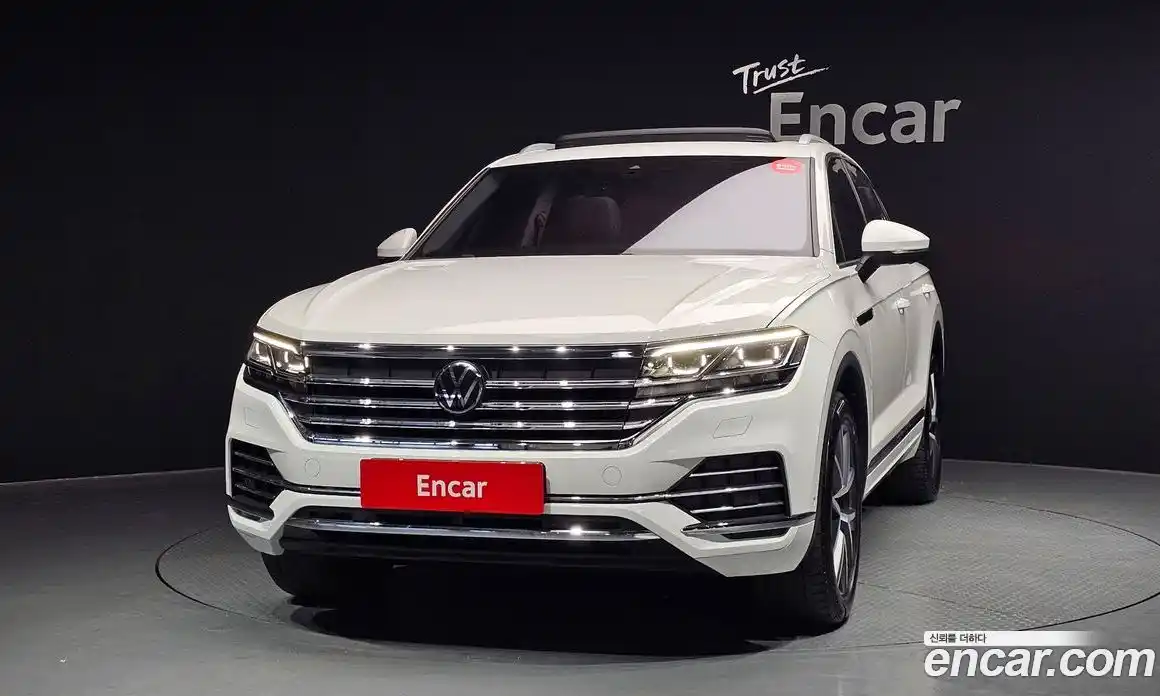 Volkswagen Touareg 2023 3.0 гидро в Москве № 2132393, фото 3