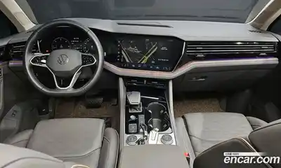 Volkswagen Touareg 2023 3.0 гидро в Москве № 2132393, миниатюра 7