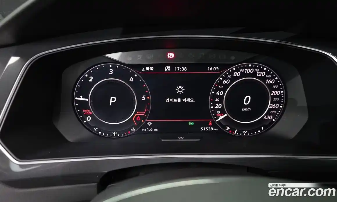Volkswagen Tiguan 2018 2.0 гидро в Москве № 2132410, фото 11