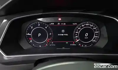 Volkswagen Tiguan 2018 2.0 гидро в Москве № 2132410, миниатюра 11
