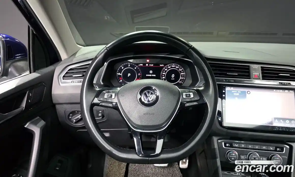 Volkswagen Tiguan 2018 2.0 гидро в Москве № 2132410, фото 19