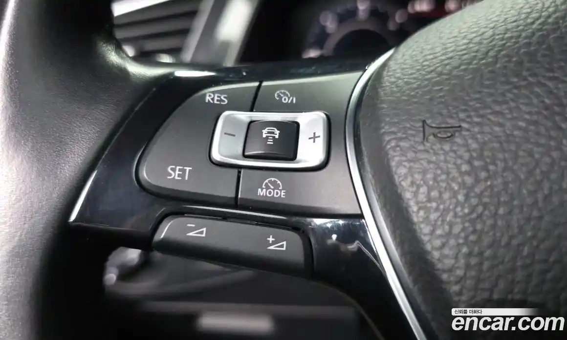 Volkswagen Tiguan 2018 2.0 гидро в Москве № 2132410, фото 24