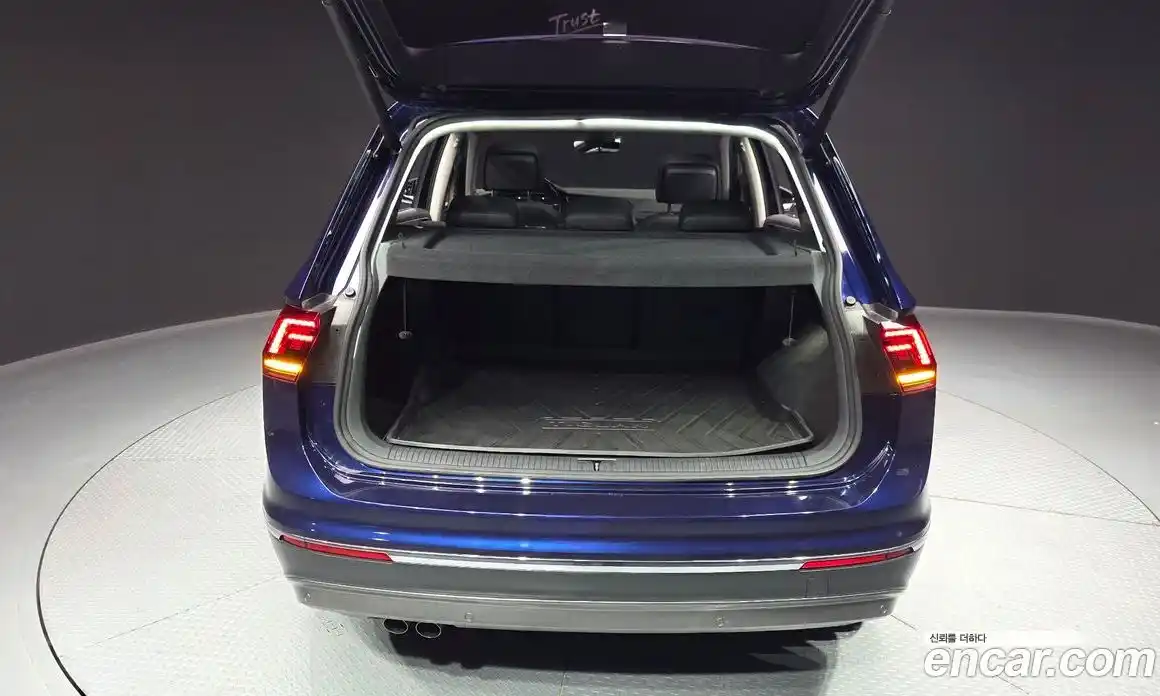 Volkswagen Tiguan 2018 2.0 гидро в Москве № 2132410, фото 26