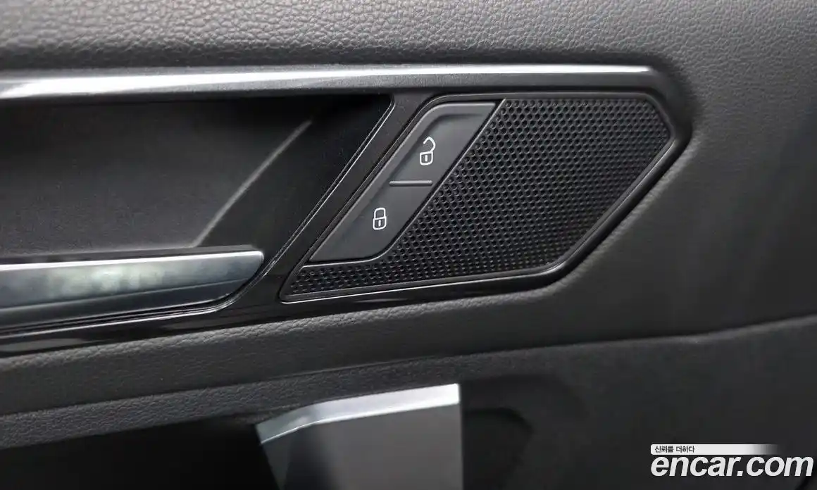 Volkswagen Tiguan 2018 2.0 гидро в Москве № 2132410, фото 30