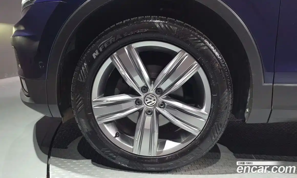 Volkswagen Tiguan 2018 2.0 гидро в Москве № 2132410, фото 5