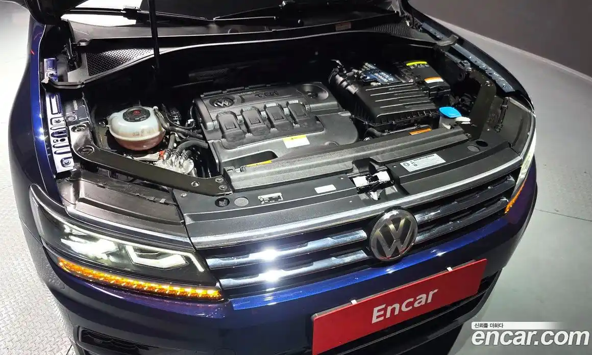Volkswagen Tiguan 2018 2.0 гидро в Москве № 2132410, фото 6
