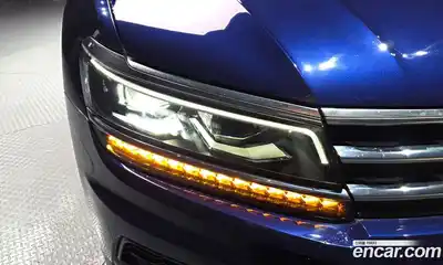 Volkswagen Tiguan 2018 2.0 гидро в Москве № 2132410, миниатюра 8