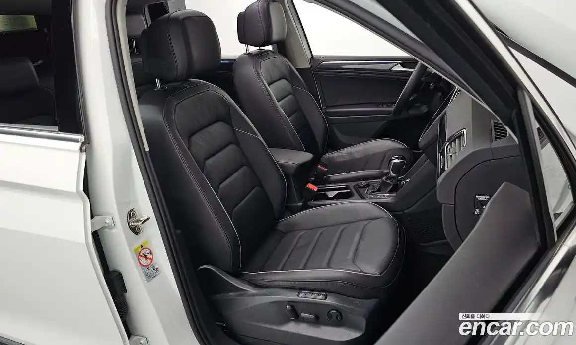 Volkswagen Tiguan 2021 2.0 гидро в Москве № 2132453, фото 11