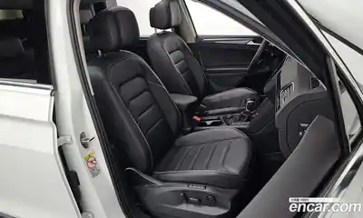 Volkswagen Tiguan 2021 2.0 гидро в Москве № 2132453, миниатюра 11
