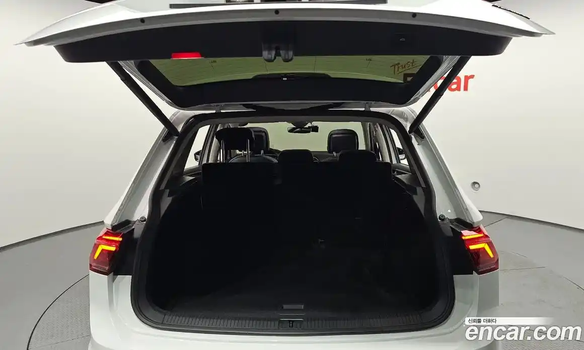 Volkswagen Tiguan 2021 2.0 гидро в Москве № 2132453, фото 20