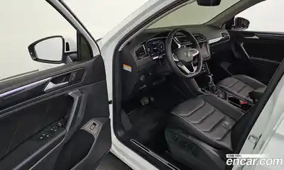 Volkswagen Tiguan 2021 2.0 гидро в Москве № 2132453, миниатюра 10