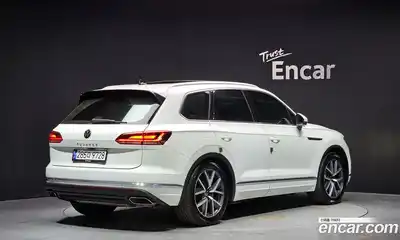 Volkswagen Touareg 2021 3.0 гидро в Москве № 2132490, миниатюра 2