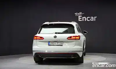 Volkswagen Touareg 2021 3.0 гидро в Москве № 2132490, миниатюра 4