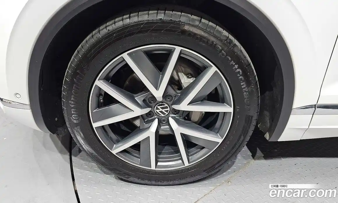 Volkswagen Touareg 2021 3.0 гидро в Москве № 2132490, фото 5