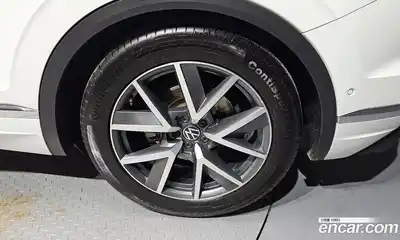 Volkswagen Touareg 2021 3.0 гидро в Москве № 2132490, миниатюра 7
