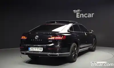 Volkswagen Arteon 2018 2.0 гидро в Москве № 2132517, миниатюра 2