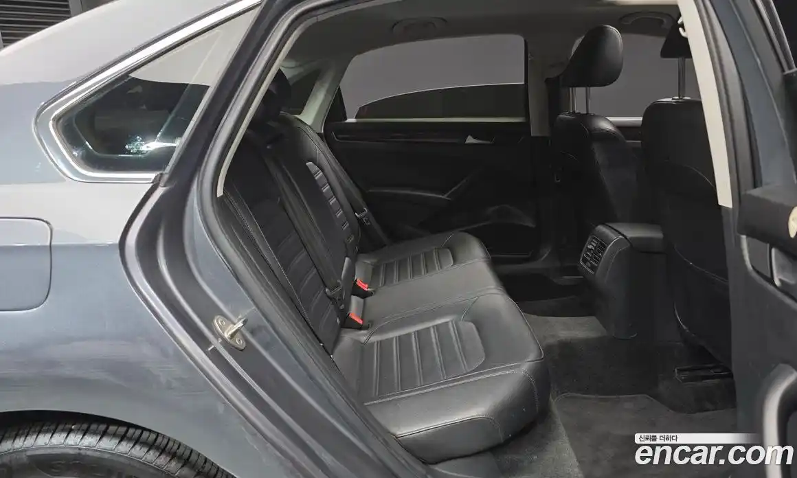 Volkswagen Passat 2015 1.8 гидро в Москве № 2132551, фото 11