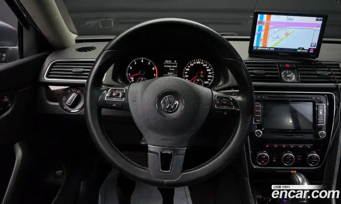 Volkswagen Passat 2015 1.8 гидро в Москве № 2132551, фото 13