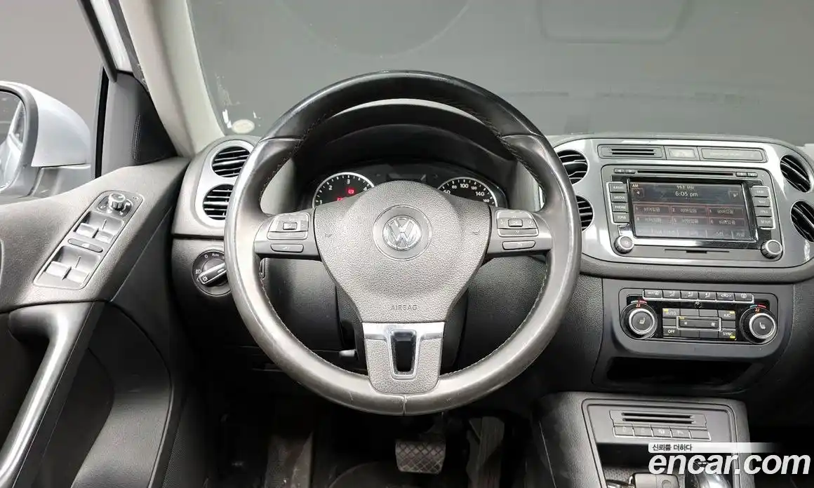 Volkswagen Tiguan 2013 2.0 гидро в Москве № 2132555, фото 12