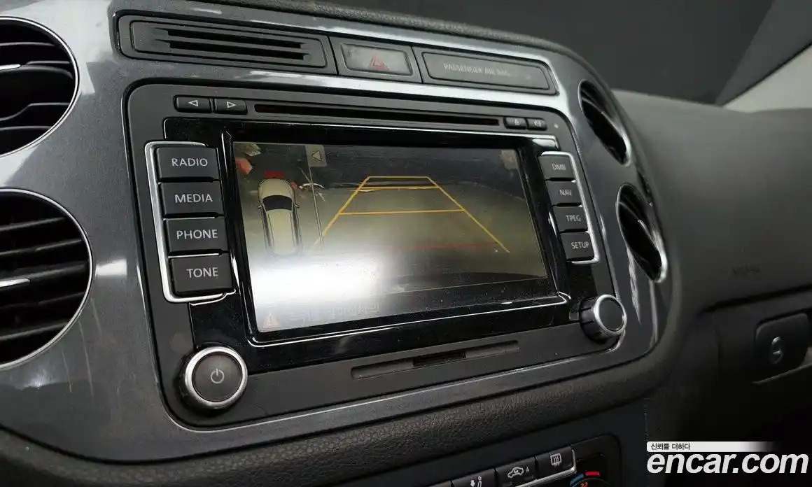 Volkswagen Tiguan 2013 2.0 гидро в Москве № 2132555, фото 15