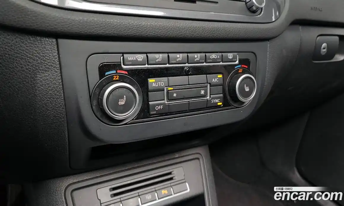 Volkswagen Tiguan 2013 2.0 гидро в Москве № 2132555, фото 16