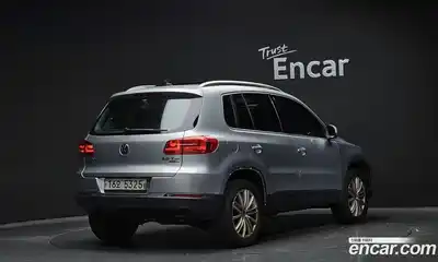 Volkswagen Tiguan 2013 2.0 гидро в Москве № 2132555, миниатюра 2