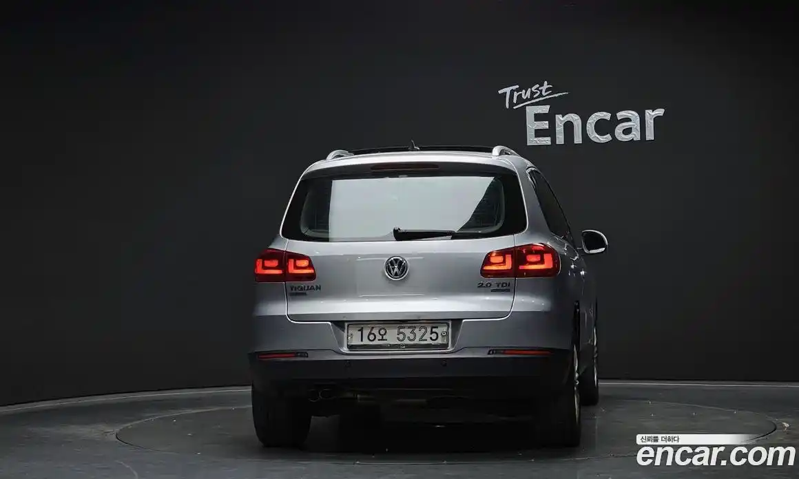 Volkswagen Tiguan 2013 2.0 гидро в Москве № 2132555, фото 4