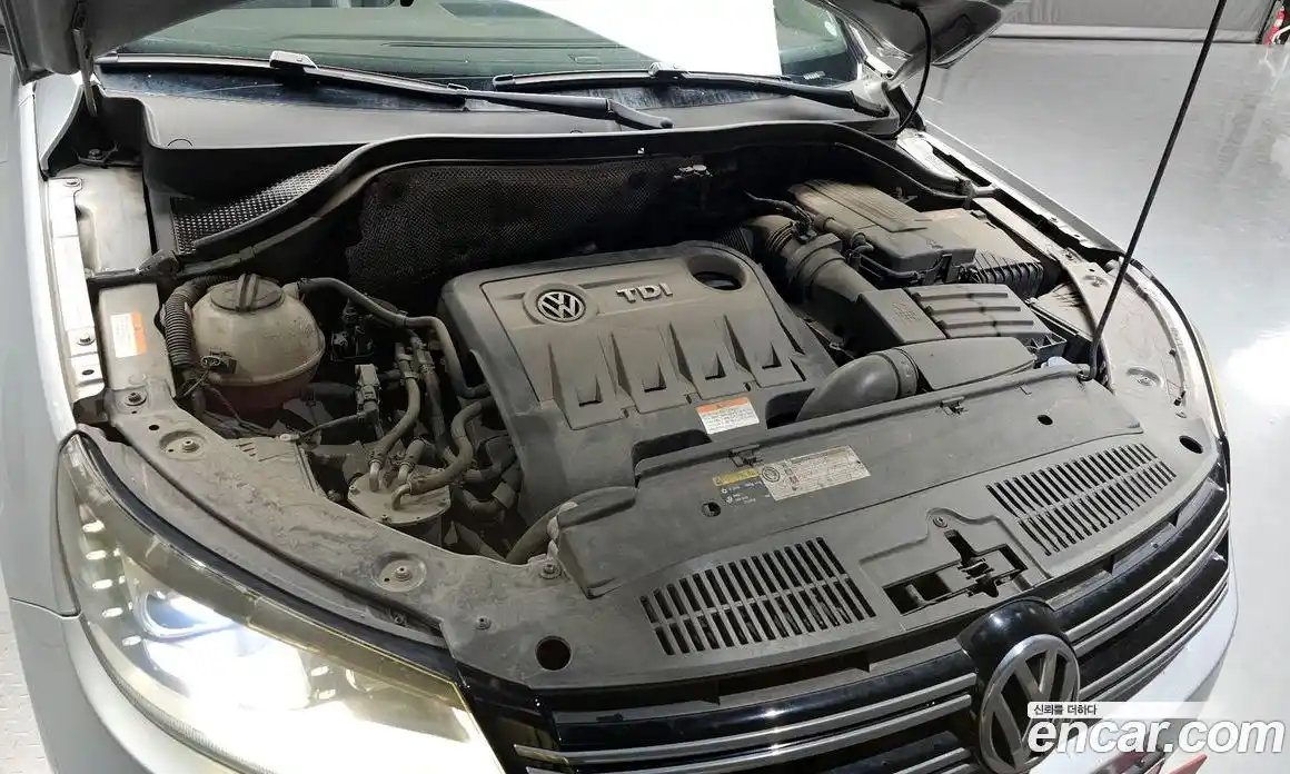 Volkswagen Tiguan 2013 2.0 гидро в Москве № 2132555, фото 6