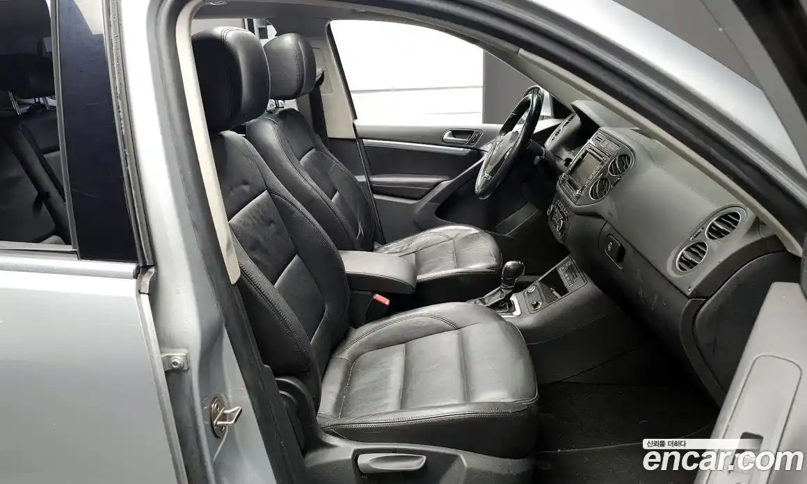 Volkswagen Tiguan 2013 2.0 гидро в Москве № 2132555, фото 10