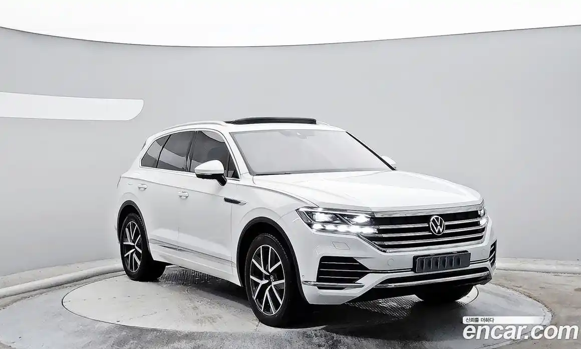 Volkswagen Touareg 2023 3.0 гидро в Москве № 2132573, фото 3