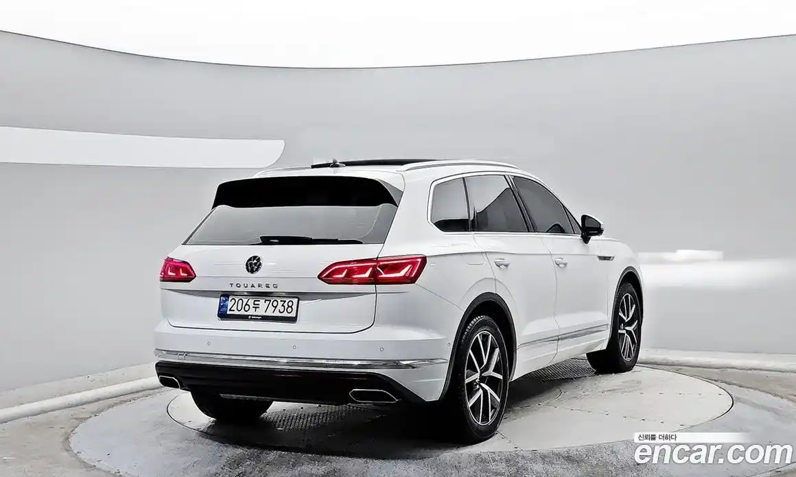 Volkswagen Touareg 2023 3.0 гидро в Москве № 2132573, фото 4