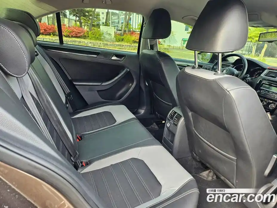 Volkswagen Jetta 2015 2.0 гидро в Москве № 2132591, фото 13