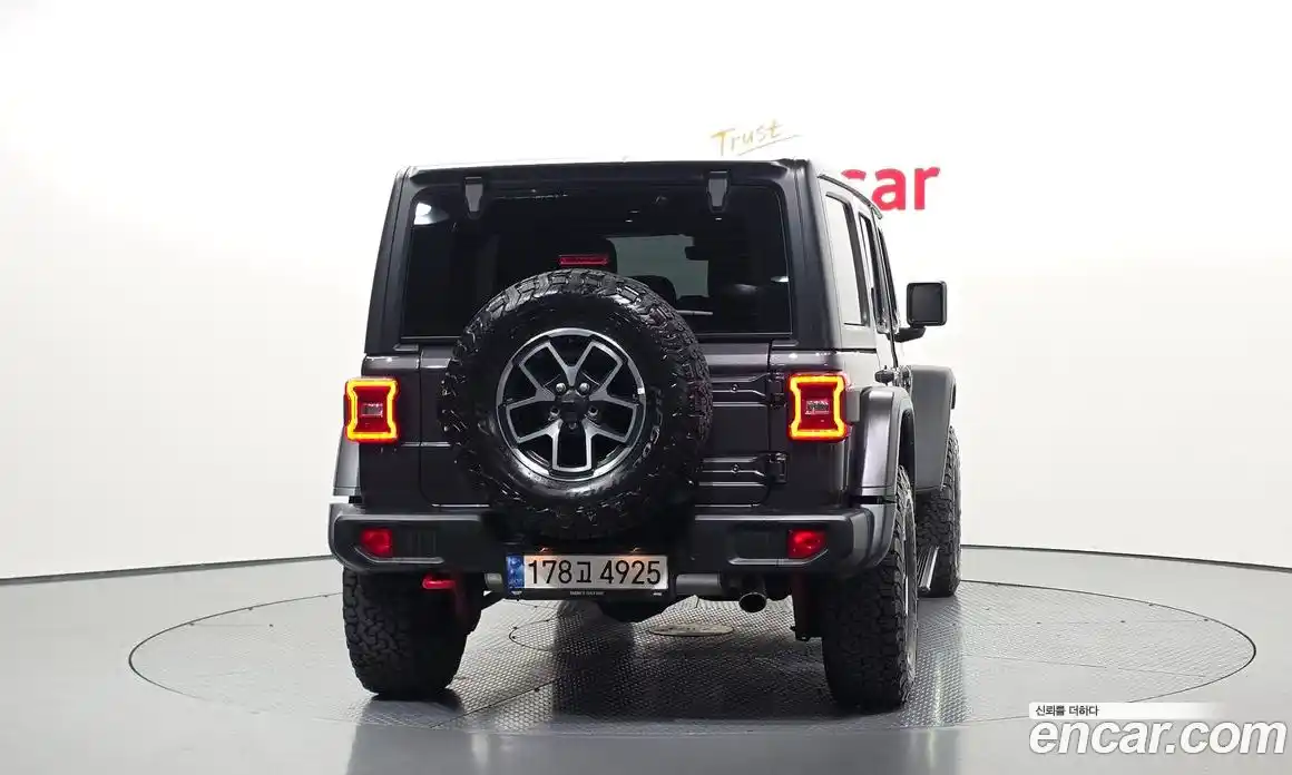 Jeep Wrangler 2024 2.0 гидро в Москве № 2132622, фото 4
