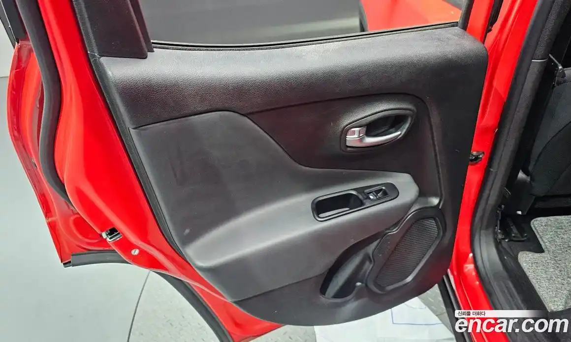 Jeep Renegade 2020 2.4 гидро в Москве № 2132686, фото 15